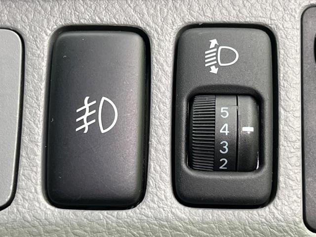 ヴォクシー Ｘ　後席モニター　純正ＨＤＤナビ　バックカメラ　禁煙車　ＥＴＣ　オートエアコン　ＣＤ　ＤＶＤ再生　ＴＶ視聴可能　電動格納ミラー（30枚目）