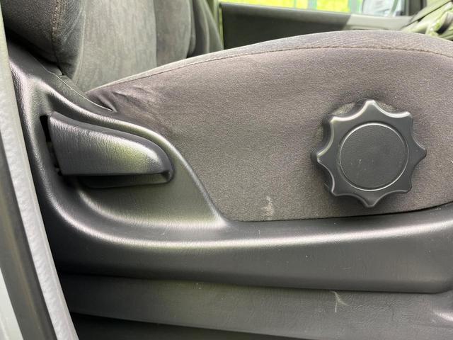 ヴォクシー Ｘ　後席モニター　純正ＨＤＤナビ　バックカメラ　禁煙車　ＥＴＣ　オートエアコン　ＣＤ　ＤＶＤ再生　ＴＶ視聴可能　電動格納ミラー（37枚目）