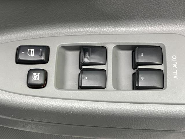 ヴォクシー Ｘ　後席モニター　純正ＨＤＤナビ　バックカメラ　禁煙車　ＥＴＣ　オートエアコン　ＣＤ　ＤＶＤ再生　ＴＶ視聴可能　電動格納ミラー（38枚目）