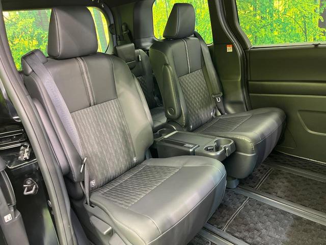 ノア Ｓ－Ｚ　純正１０．５インチナビ　両側電動ドア　バックカメラ　衝突被害軽減システム　レーダークルーズ　禁煙車　ハーフレザーシート　コーナーセンサー　ＬＥＤヘッド　純正１７インチアルミ　オートハイビーム（9枚目）