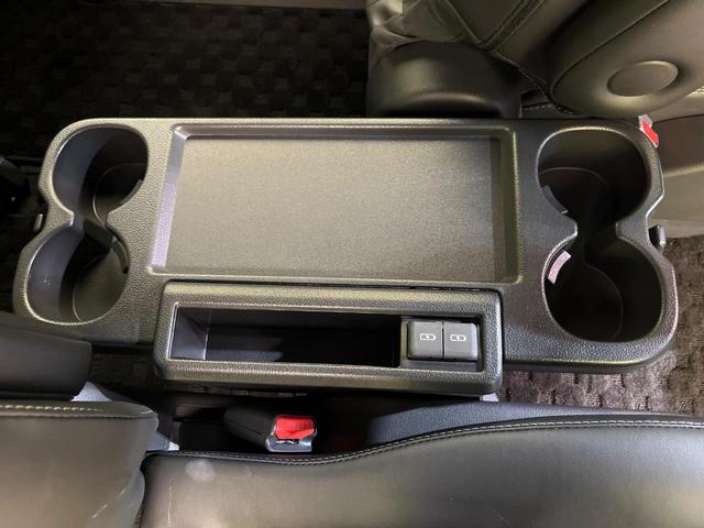 ノア Ｓ－Ｚ　純正１０．５インチナビ　両側電動ドア　バックカメラ　衝突被害軽減システム　レーダークルーズ　禁煙車　ハーフレザーシート　コーナーセンサー　ＬＥＤヘッド　純正１７インチアルミ　オートハイビーム（37枚目）