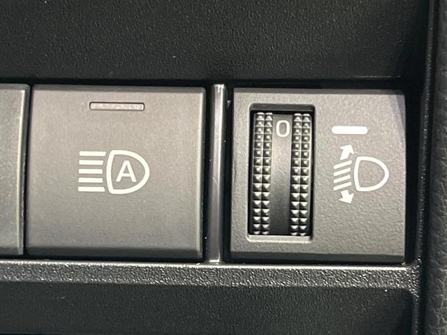 ノア Ｓ－Ｚ　純正１０．５インチナビ　両側電動ドア　バックカメラ　衝突被害軽減システム　レーダークルーズ　禁煙車　ハーフレザーシート　コーナーセンサー　ＬＥＤヘッド　純正１７インチアルミ　オートハイビーム（40枚目）