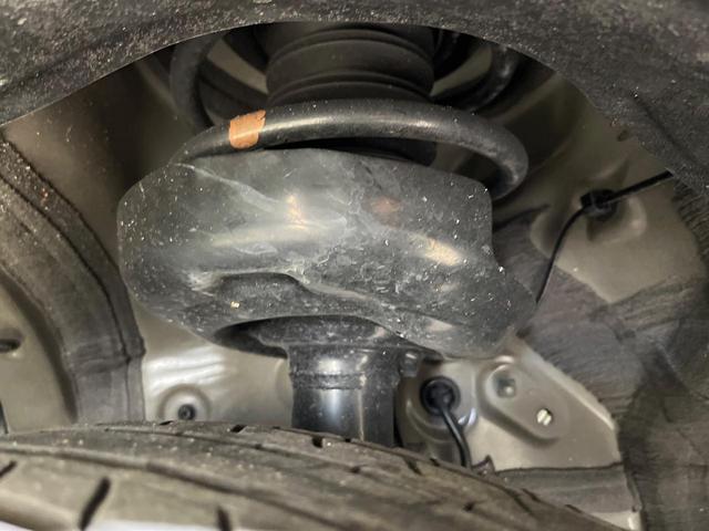 ノア Ｓ－Ｚ　純正１０．５インチナビ　両側電動ドア　バックカメラ　衝突被害軽減システム　レーダークルーズ　禁煙車　ハーフレザーシート　コーナーセンサー　ＬＥＤヘッド　純正１７インチアルミ　オートハイビーム（60枚目）