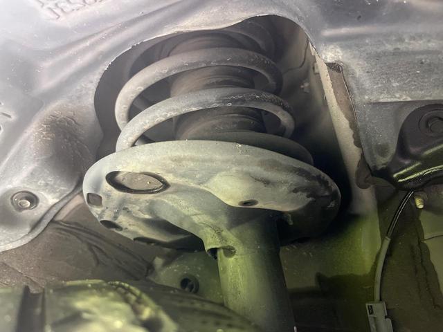 ヴォクシー ＺＳ　煌　両側電動ドア　ＢＩＧ－Ｘ１１型ナビ　１２．８型後席モニター　バックカメラ　衝突被害軽減システム　禁煙車　コーナーセンサー　スマートキー　ＬＥＤヘッド　ビルトインＥＴＣ　クルコン　純正１６インチアルミ（21枚目）