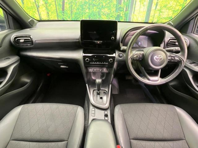 ヤリスクロス Ｚ　純正８インチメモリーナビ　全周囲カメラ　トヨタセーフティセンス　レーダークルーズ　禁煙車　ハーフレザーシート　パワーシート　ドラレコ　コーナーセンサー　スマートキー　ＬＥＤヘッド　ビルトインＥＴＣ（2枚目）