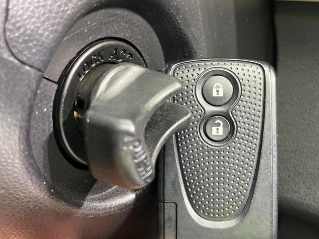 ミラココア ココアＸ　メモリーナビ　バックカメラ　禁煙車　スマートキー　ＬＥＤヘッド　オートエアコン　ＣＤ　ＤＶＤ再生　アイドリングストップ　ベンチシート　盗難防止システム　衝突安全ボディ　プライバシーガラス（5枚目）