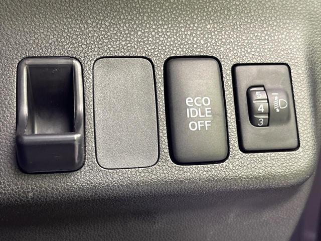 ミラココア ココアＸ　メモリーナビ　バックカメラ　禁煙車　スマートキー　ＬＥＤヘッド　オートエアコン　ＣＤ　ＤＶＤ再生　アイドリングストップ　ベンチシート　盗難防止システム　衝突安全ボディ　プライバシーガラス（7枚目）