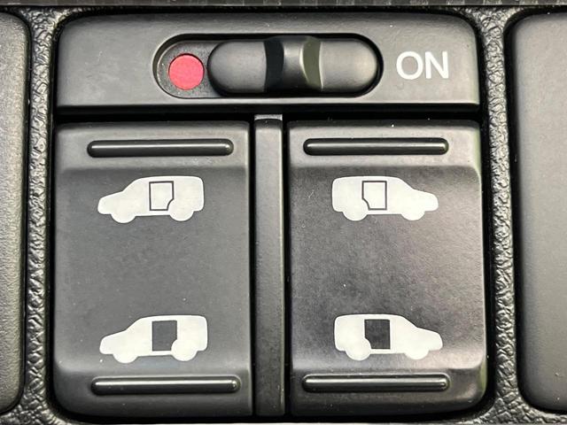 ステップワゴンスパーダ クールスピリット　両側電動ドア　純正ナビ　全周囲カメラ　禁煙車　ドラレコ　スマートキー　ＨＩＤヘッド　ビルトインＥＴＣ　純正１６インチアルミ　オートライト　オートエアコン　ＣＤ　ＤＶＤ再生　フルセグ　パドルシフト（3枚目）