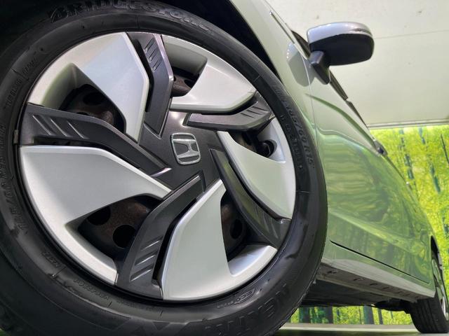 フィットハイブリッド Ｆパッケージ　ＳＤナビ　禁煙車　ドラレコ　スマートキー　ＬＥＤヘッドライト　ＥＴＣ　オートライト　オートエアコン　Ｂｌｕｅｔｏｏｔｈ　ＣＤ　ＤＶＤ再生　フルセグ　横滑り防止装置（13枚目）