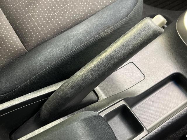 フィットハイブリッド Ｆパッケージ　ＳＤナビ　禁煙車　ドラレコ　スマートキー　ＬＥＤヘッドライト　ＥＴＣ　オートライト　オートエアコン　Ｂｌｕｅｔｏｏｔｈ　ＣＤ　ＤＶＤ再生　フルセグ　横滑り防止装置（29枚目）