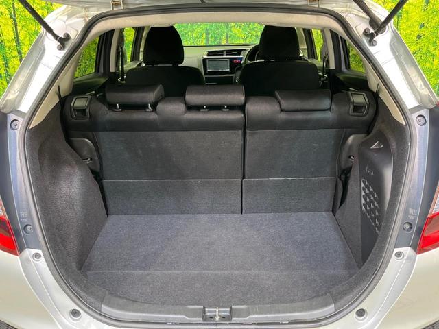 フィットハイブリッド Ｆパッケージ　ＳＤナビ　禁煙車　ドラレコ　スマートキー　ＬＥＤヘッドライト　ＥＴＣ　オートライト　オートエアコン　Ｂｌｕｅｔｏｏｔｈ　ＣＤ　ＤＶＤ再生　フルセグ　横滑り防止装置（42枚目）