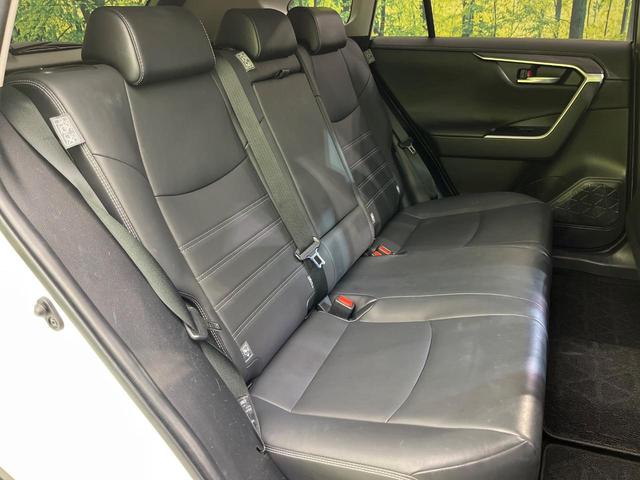 ＲＡＶ４ Ｇ　Ｚパッケージ　４ＷＤ　純正９インチメモリーナビ　全周囲カメラ　トヨタセーフティセンス　レーダークルーズ　禁煙車　パワーバックドア　革シート　シートヒーター　パワーシート　ドラレコ　コーナーセンサー　スマートキー（9枚目）