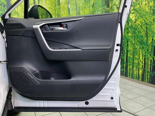 ＲＡＶ４ Ｇ　Ｚパッケージ　４ＷＤ　純正９インチメモリーナビ　全周囲カメラ　トヨタセーフティセンス　レーダークルーズ　禁煙車　パワーバックドア　革シート　シートヒーター　パワーシート　ドラレコ　コーナーセンサー　スマートキー（32枚目）