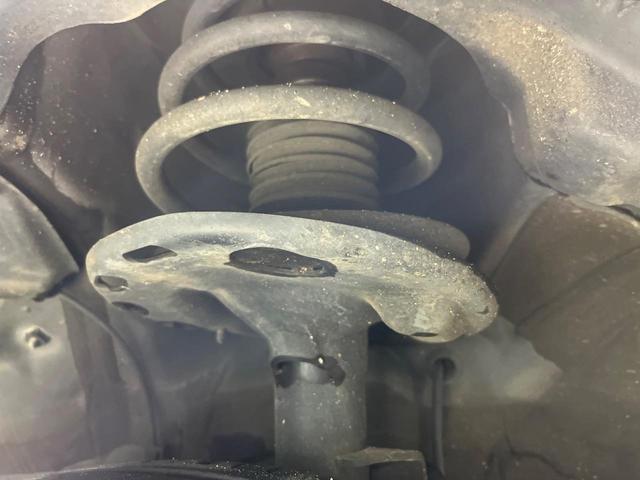 エスクァイア ハイブリッドＧｉ　両側電動ドア　ＳＤナビ　後席モニター　バックカメラ　禁煙車　ハーフレザーシート　シートヒーター　ドラレコ　スマートキー　ＬＥＤヘッド　ビルトインＥＴＣ　クルコン　純正１５インチアルミ　オートライト（21枚目）