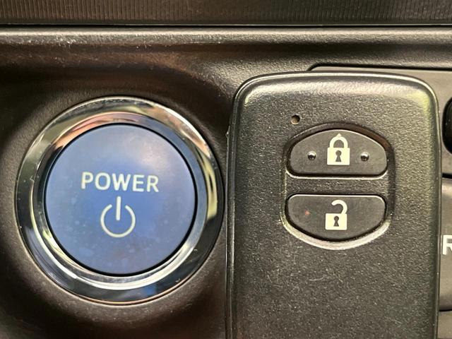 アクア Ｓ　純正ナビ　バックカメラ　禁煙車　スマートキー　オートライト　オートエアコン　Ｂｌｕｅｔｏｏｔｈ　ＣＤ　地デジ　シートリフター　プライバシーガラス　４スピーカー（3枚目）