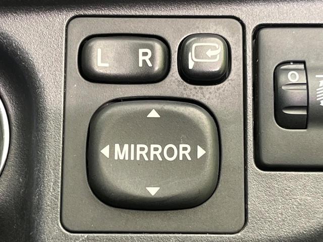 アクア Ｓ　純正ナビ　バックカメラ　禁煙車　スマートキー　オートライト　オートエアコン　Ｂｌｕｅｔｏｏｔｈ　ＣＤ　地デジ　シートリフター　プライバシーガラス　４スピーカー（7枚目）