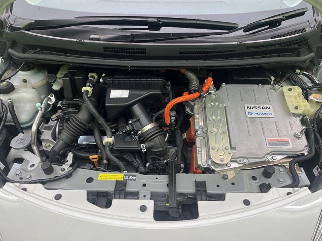 ノート ｅ－パワー　メダリスト　純正ＳＤナビ　全周囲カメラ　エマージェンシーブレーキ　レーダークルーズ　禁煙車　ハーフレザーシート　ドラレコ　コーナーセンサー　スマートキー　ＬＥＤヘッド　ＥＴＣ　純正１５インチアルミ　フルセグ（18枚目）