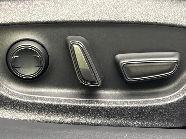 プリウス Z ガラスルーフ 純正12.3インチメモリーナビ 全周囲カメラ AC100V電源 トヨタセーフティセンス レーダークルーズ 禁煙車 電動リアゲート ハーフレザーシート 前席シートエアコン パワーシート(7枚目)