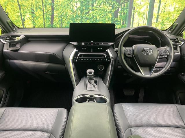 ハリアー Z レザーパッケージ パノラマルーフ 12.3型ナビ 全周囲カメラ JBLサウンド 衝突被害軽減システム レーダークルーズ 禁煙車 電動リアゲート レザーシート 前席シートエアコン ドラレコ コーナーセンサー LEDヘッド(2枚目)