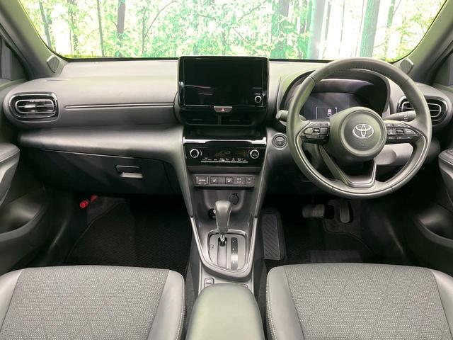 ヤリスクロス ハイブリッドZ 純正8型ナビ 全周囲カメラ 衝突被害軽減システム レーダークルーズ 禁煙車 ハーフレザーシート パワーシート ドラレコ コーナーセンサー LEDヘッド ビルトインETC 純正18インチアルミ(2枚目)