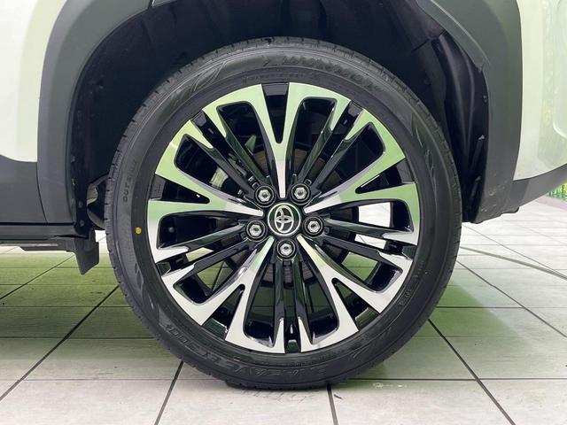 ヤリスクロス ハイブリッドZ 純正8型ナビ 全周囲カメラ 衝突被害軽減システム レーダークルーズ 禁煙車 ハーフレザーシート パワーシート ドラレコ コーナーセンサー LEDヘッド ビルトインETC 純正18インチアルミ(32枚目)