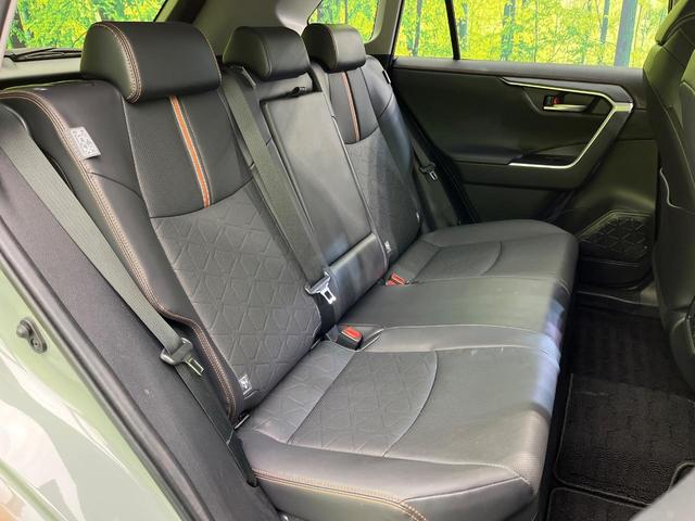 RAV4 ハイブリッドアドベンチャー 4WD SDナビ 全周囲カメラ 衝突被害軽減システム レーダークルーズ 禁煙車 ハーフレザーシート 前席シートエアコン パワーシート ドラレコ コーナーセンサー スマートキー LEDヘッド(9枚目)