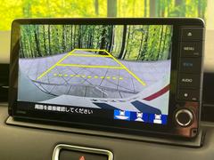 【バックカメラ】駐車時に後方がリアルタイム映像で確認できます。大型商業施設や立体駐車場での駐車時や、夜間のバック時に大活躍！運転スキルに関わらず、今や必須となった装備のひとつです！ 5