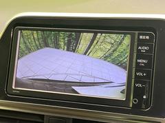 【バックカメラ】駐車時に後方がリアルタイム映像で確認できます。大型商業施設や立体駐車場での駐車時や、夜間のバック時に大活躍！運転スキルに関わらず、今や必須となった装備のひとつです！ 4