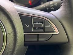 【クルーズコントロール】高速道路もラクラク走行。アクセルを離しても一定速度で走行ができ、長距離運転時の負担を軽減！加速・減速も簡単なスイッチ操作で調整できます。 5