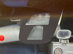 【ホンダセンシング】走行中に前方の車両等を認識し、衝突しそうな時は警報とブレーキで衝突回避と被害軽減をアシスト。より安全にドライブをお楽しみいただけます。 7