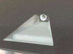 【インテリジェントエマージェンシーブレーキ】フロントカメラで前方の車両や歩行者を検知。衝突しそうな時は衝突被害軽減ブレーキが作動、衝突回避をサポート。より安全にドライブをお楽しみいただけます。 5