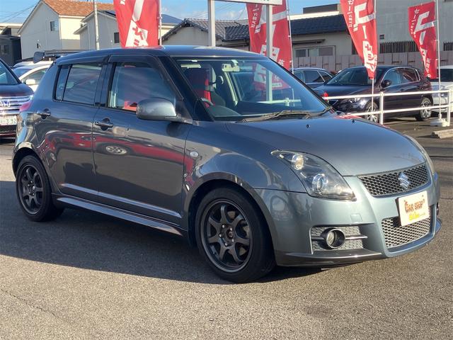 スイフト スポーツ　アルミホイール　スマートキー　電動格納ミラー　ＭＴ　盗難防止システム　衝突安全ボディ　ＡＢＳ　ＣＤ　エアコン　パワーステアリング　パワーウィンドウ（2枚目）