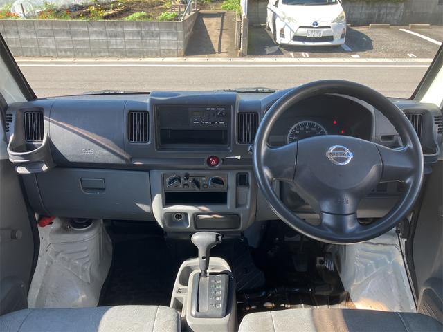 クリッパーバン  AT 両側スライドドア エアコン 運転席エアバッグ 助手席エアバッグ ラジオ リアフィルム フルフラット(12枚目)