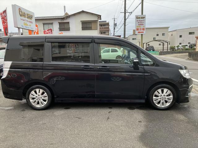 ステップワゴンスパーダ Z ドライブレコーダー ETC 全周囲カメラ ナビ TV 両側電動スライドドア オートライト HID スマートキー 電動格納ミラー 後席モニター 3列シート CVT アルミホイール CD(9枚目)