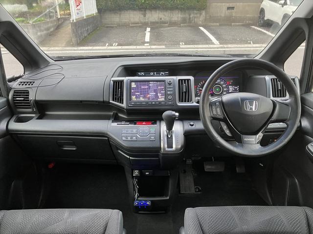 ステップワゴンスパーダ Z ドライブレコーダー ETC 全周囲カメラ ナビ TV 両側電動スライドドア オートライト HID スマートキー 電動格納ミラー 後席モニター 3列シート CVT アルミホイール CD(13枚目)