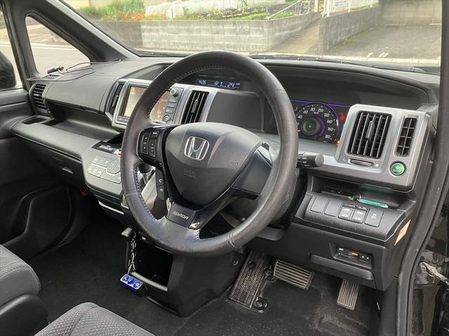 ステップワゴンスパーダ Z ドライブレコーダー ETC 全周囲カメラ ナビ TV 両側電動スライドドア オートライト HID スマートキー 電動格納ミラー 後席モニター 3列シート CVT アルミホイール CD(21枚目)