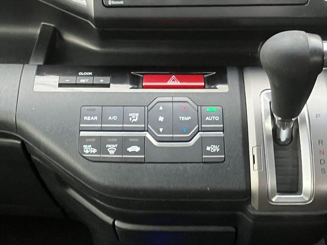 ステップワゴンスパーダ Z ドライブレコーダー ETC 全周囲カメラ ナビ TV 両側電動スライドドア オートライト HID スマートキー 電動格納ミラー 後席モニター 3列シート CVT アルミホイール CD(30枚目)