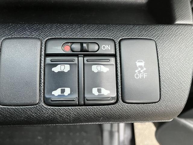 ステップワゴンスパーダ Z ドライブレコーダー ETC 全周囲カメラ ナビ TV 両側電動スライドドア オートライト HID スマートキー 電動格納ミラー 後席モニター 3列シート CVT アルミホイール CD(32枚目)