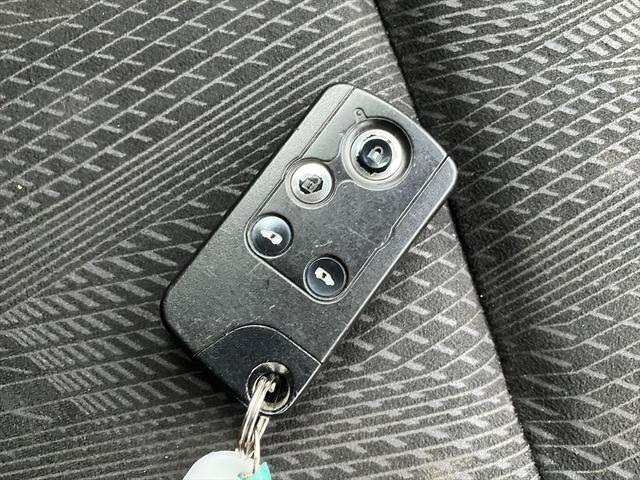 ステップワゴンスパーダ Z ドライブレコーダー ETC 全周囲カメラ ナビ TV 両側電動スライドドア オートライト HID スマートキー 電動格納ミラー 後席モニター 3列シート CVT アルミホイール CD(38枚目)