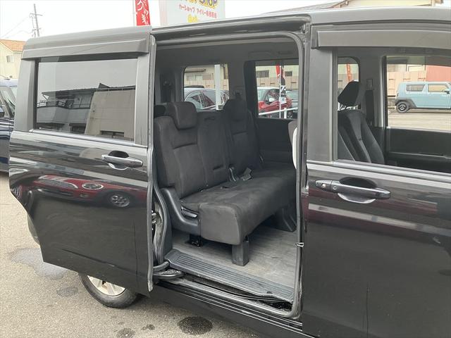 ステップワゴンスパーダ Z ドライブレコーダー ETC 全周囲カメラ ナビ TV 両側電動スライドドア オートライト HID スマートキー 電動格納ミラー 後席モニター 3列シート CVT アルミホイール CD(57枚目)