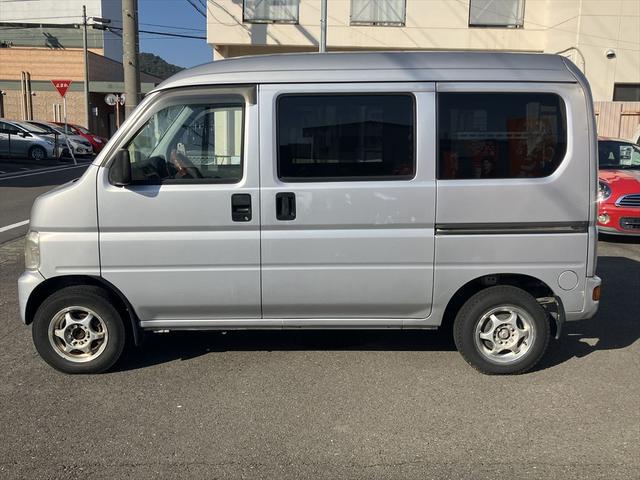 手の届きやすいところで簡単操作ができる空調付き!オールシーズンお好みの温度調節ができます。