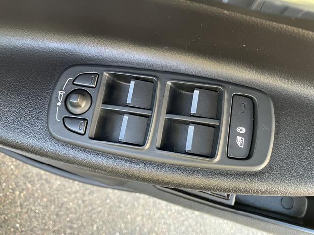 XE XE アドバンテージエディション ドライブレコーダー クリアランスソナー レーンアシスト オートクルーズコントロール バックカメラ アルミホイール HID AT スマートキー アイドリングストップ 盗難防止システム パワーシート(31枚目)