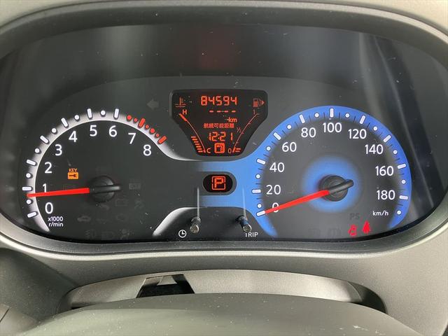 キューブ １５Ｘ　インディゴセレクション　社外ＡＷ　ブロックタイヤ　ルーフラック　ドラレコ　ＥＴＣ　スマートキー　プッシュスタート　ＣＶＴ　盗難防止システム　衝突安全ボディ　ベンチシート　ディスプレイオーディオ　ＵＳＢ　Ｂｌｕｅｔｏｏｔｈ（16枚目）