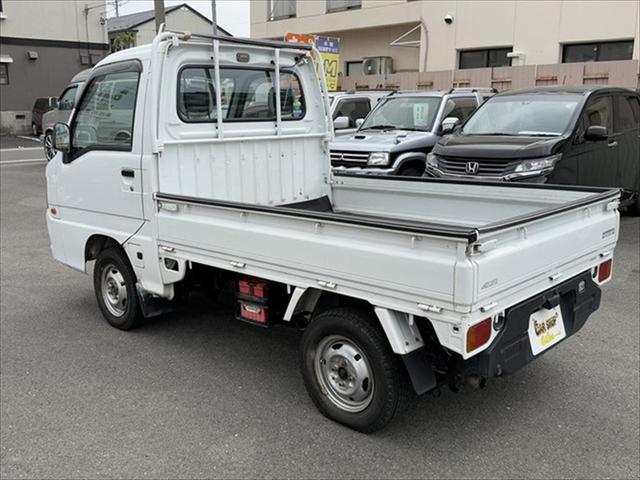 サンバートラック ＴＢ　プロフェッショナル　４ＷＤ　５ＭＴ　ナビ　エアコン　運転席エアバッグ（8枚目）