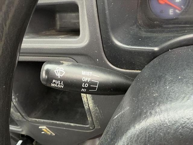 サンバートラック ＴＢ　プロフェッショナル　４ＷＤ　５ＭＴ　ナビ　エアコン　運転席エアバッグ（16枚目）