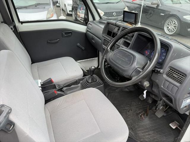 サンバートラック ＴＢ　プロフェッショナル　４ＷＤ　５ＭＴ　ナビ　エアコン　運転席エアバッグ（18枚目）