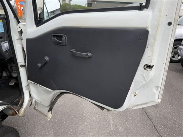 サンバートラック ＴＢ　プロフェッショナル　４ＷＤ　５ＭＴ　ナビ　エアコン　運転席エアバッグ（35枚目）