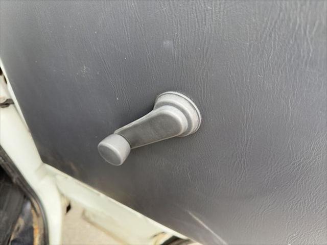 サンバートラック ＴＢ　プロフェッショナル　４ＷＤ　５ＭＴ　ナビ　エアコン　運転席エアバッグ（36枚目）