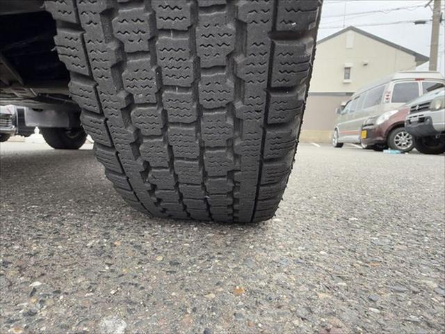 サンバートラック ＴＢ　プロフェッショナル　４ＷＤ　５ＭＴ　ナビ　エアコン　運転席エアバッグ（42枚目）