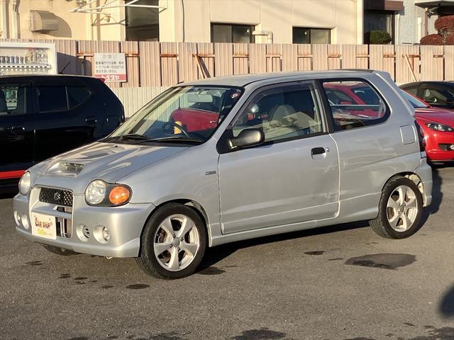 アルト Ｖｓ改　ワークス仕様　ターボエンジン乗換車　　５ＭＴ　パワーステアリング　アルミホイール　社外マフラー　ローダウン　リアスポイラーＥＴＣ　ナビ　ＴＶ　Ｂｌｕｅｔｏｏｔｈ　衝突安全ボディ（4枚目）